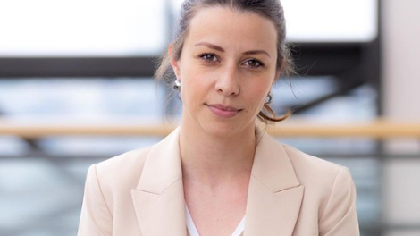 evropska poslanka Irena Joveva